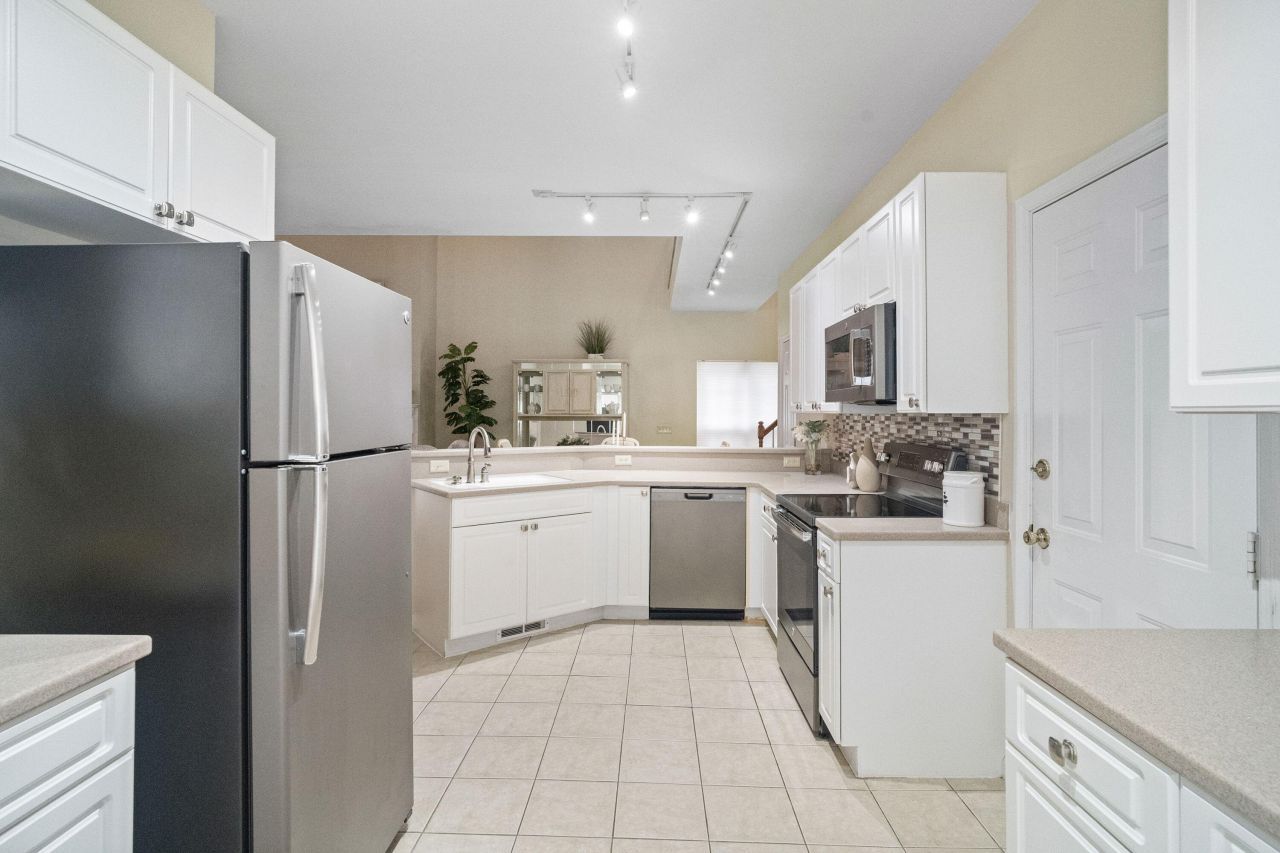 848 Harbor Place Drive Photo 17