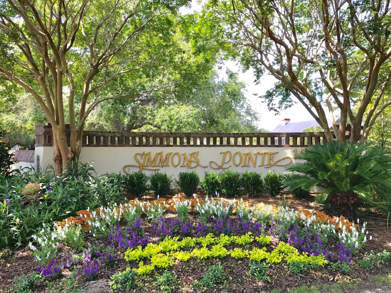 1551 Ben Sawyer Boulevard Photo 2