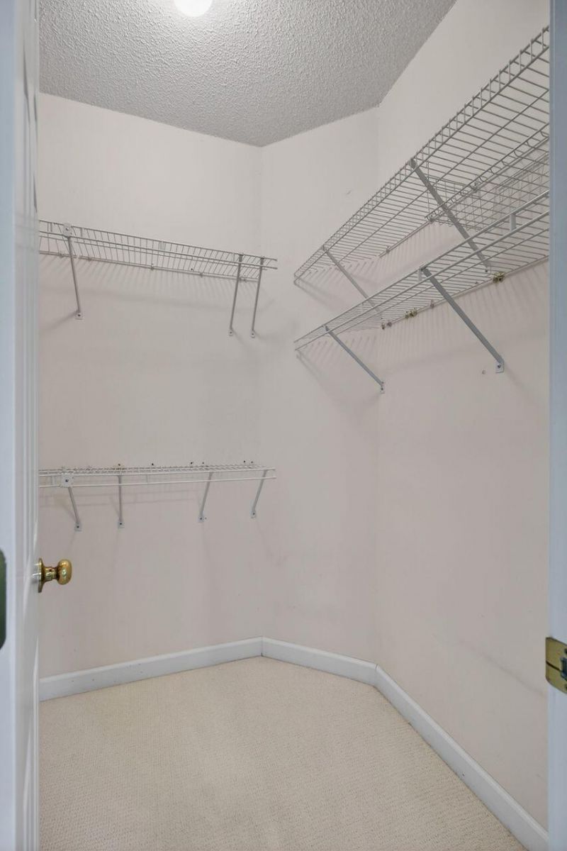 1551 Ben Sawyer Boulevard Photo 28