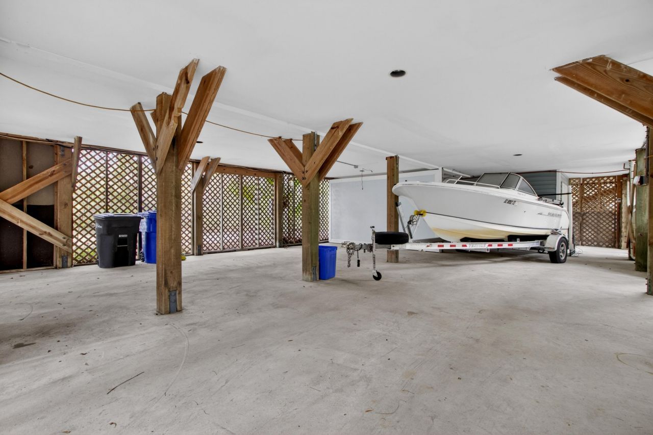 1551 Ben Sawyer Boulevard Photo 5