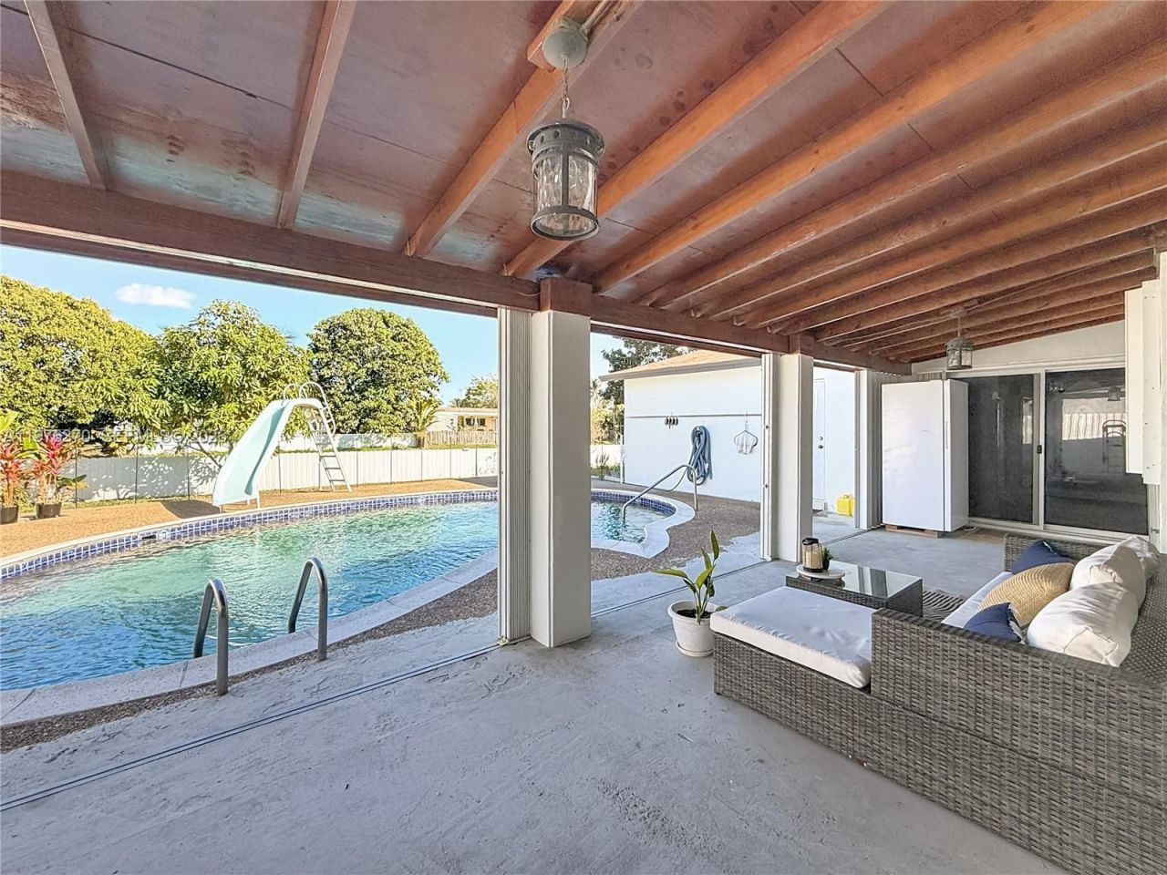 2913 Dolphin Dr , Miramar, FL 33025 Photo