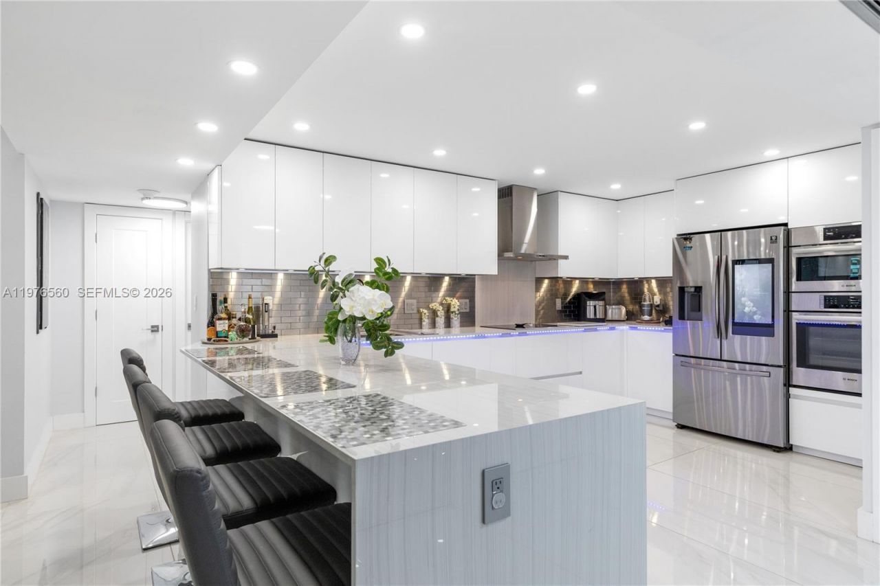 2500 Parkview Dr , Unit 1121, Hallandale Beach, FL 33009 Photo