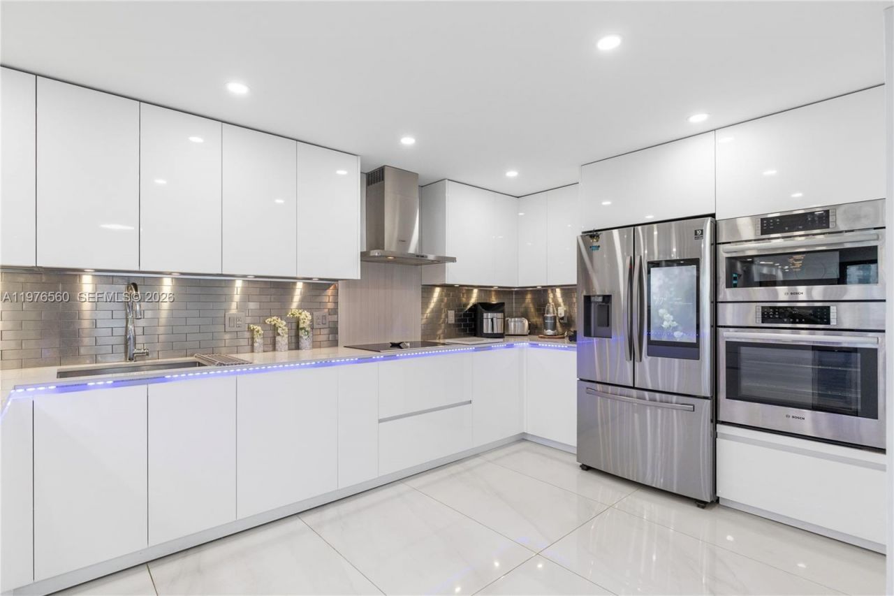 2500 Parkview Dr , Unit 1121, Hallandale Beach, FL 33009 Photo