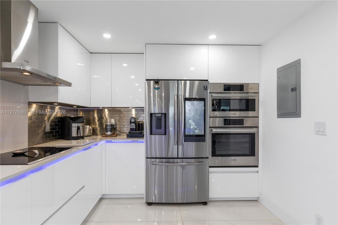 2500 Parkview Dr , Unit 1121, Hallandale Beach, FL 33009 Photo