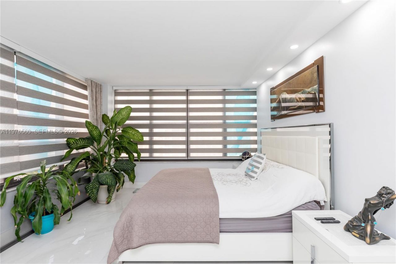 2500 Parkview Dr , Unit 1121, Hallandale Beach, FL 33009 Photo