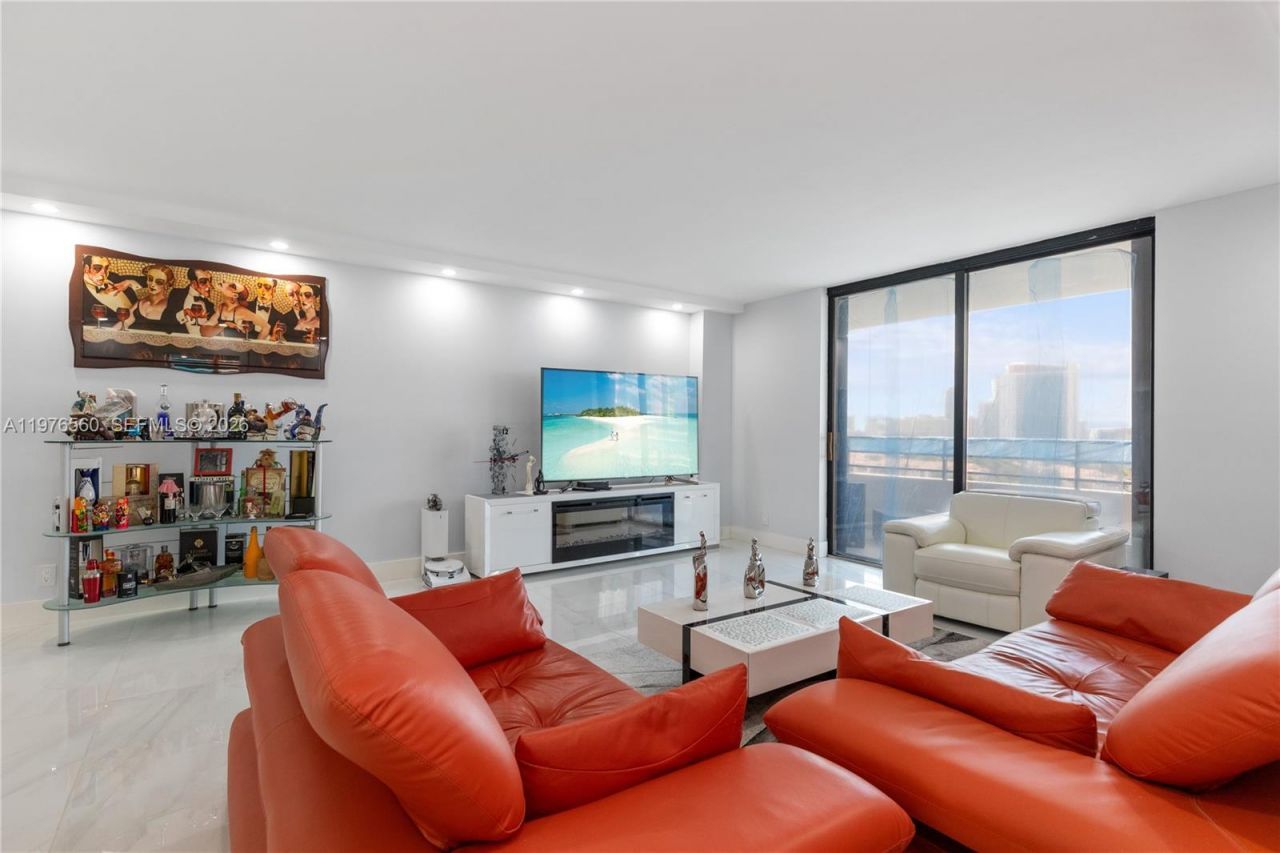 2500 Parkview Dr , Unit 1121, Hallandale Beach, FL 33009 Photo