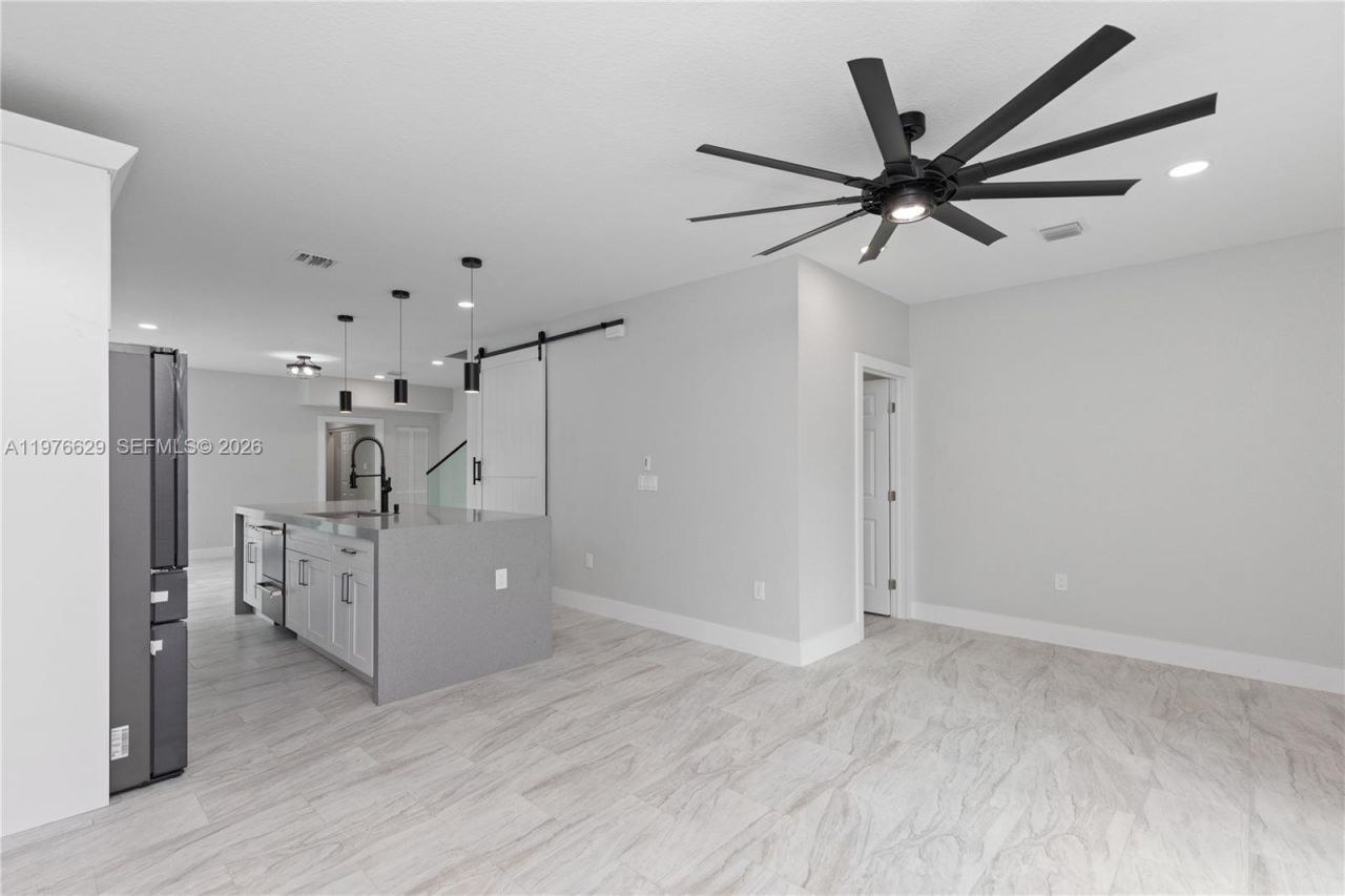 2742 NW 48th St , Unit 2738, Miami, FL 33142 Photo