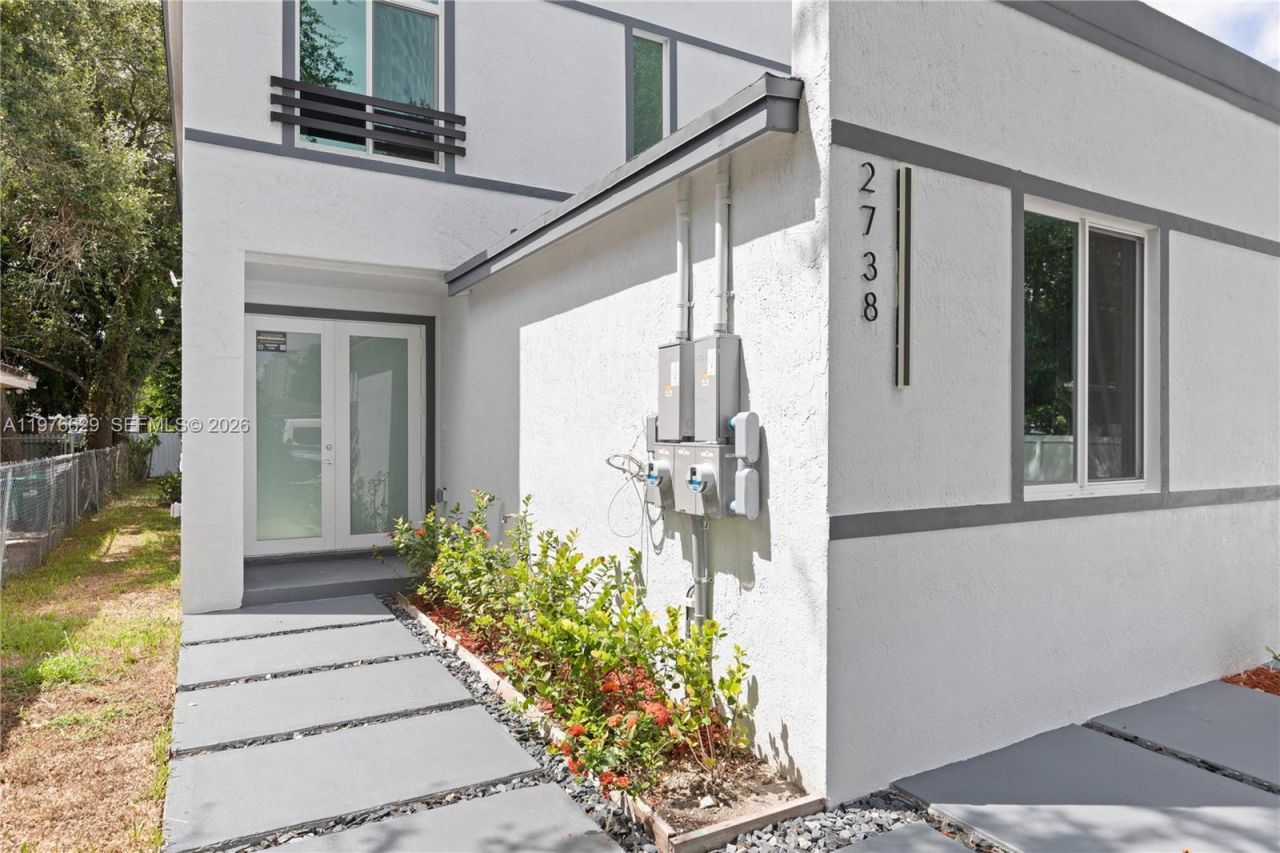 2742 NW 48th St , Unit 2738, Miami, FL 33142 Photo