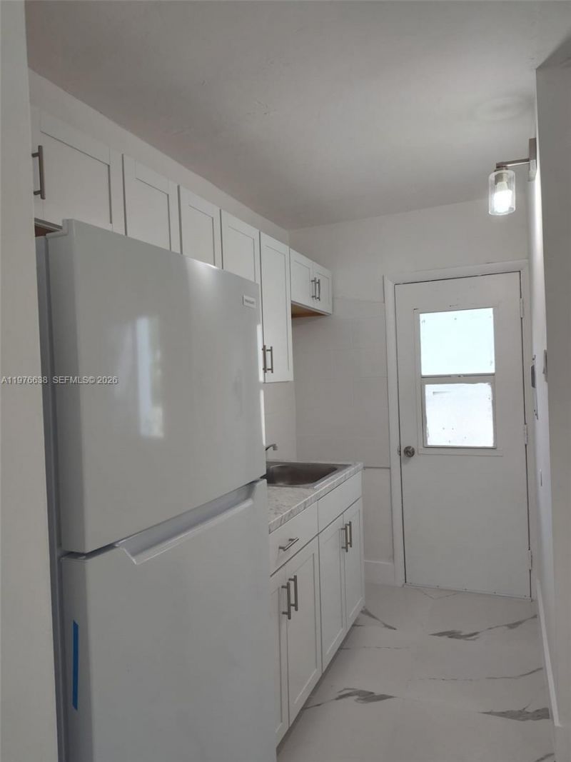 655 Eldron Dr, Unit 15, Miami Springs, FL 33166 Photo