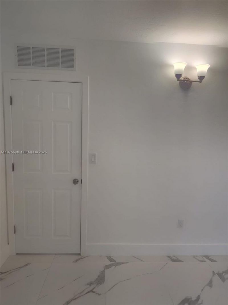 655 Eldron Dr, Unit 15, Miami Springs, FL 33166 Photo