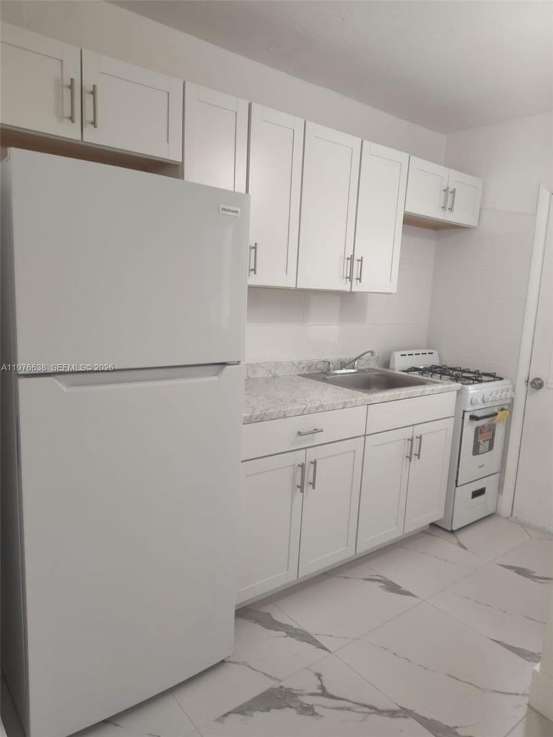 655 Eldron Dr, Unit 15, Miami Springs, FL 33166 Photo