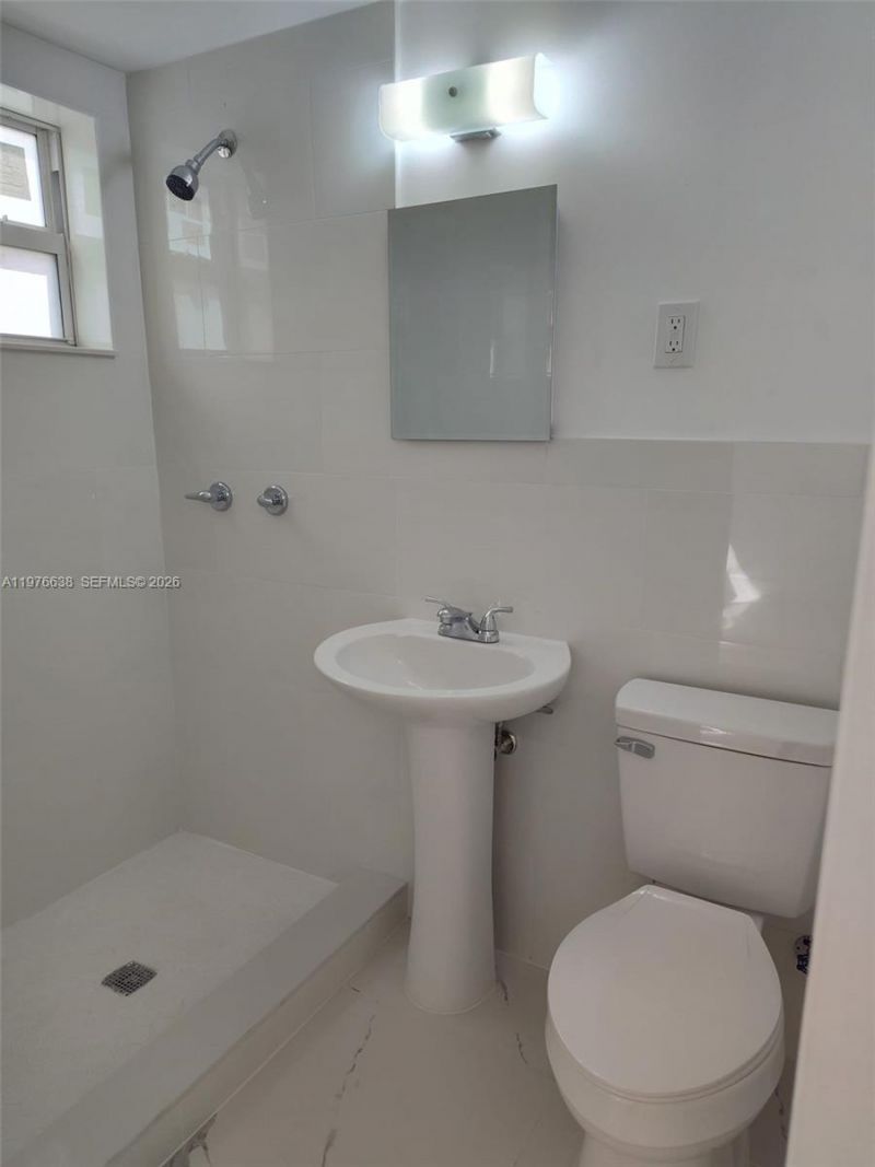 655 Eldron Dr, Unit 15, Miami Springs, FL 33166 Photo