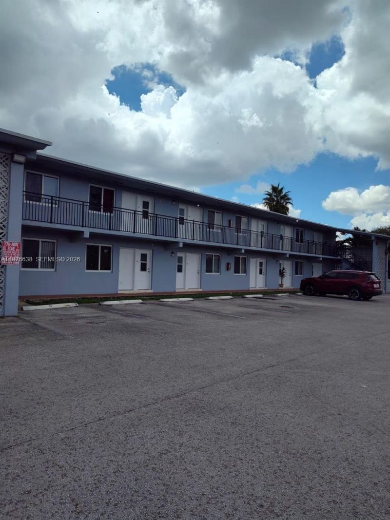 655 Eldron Dr, Unit 15, Miami Springs, FL 33166 Photo