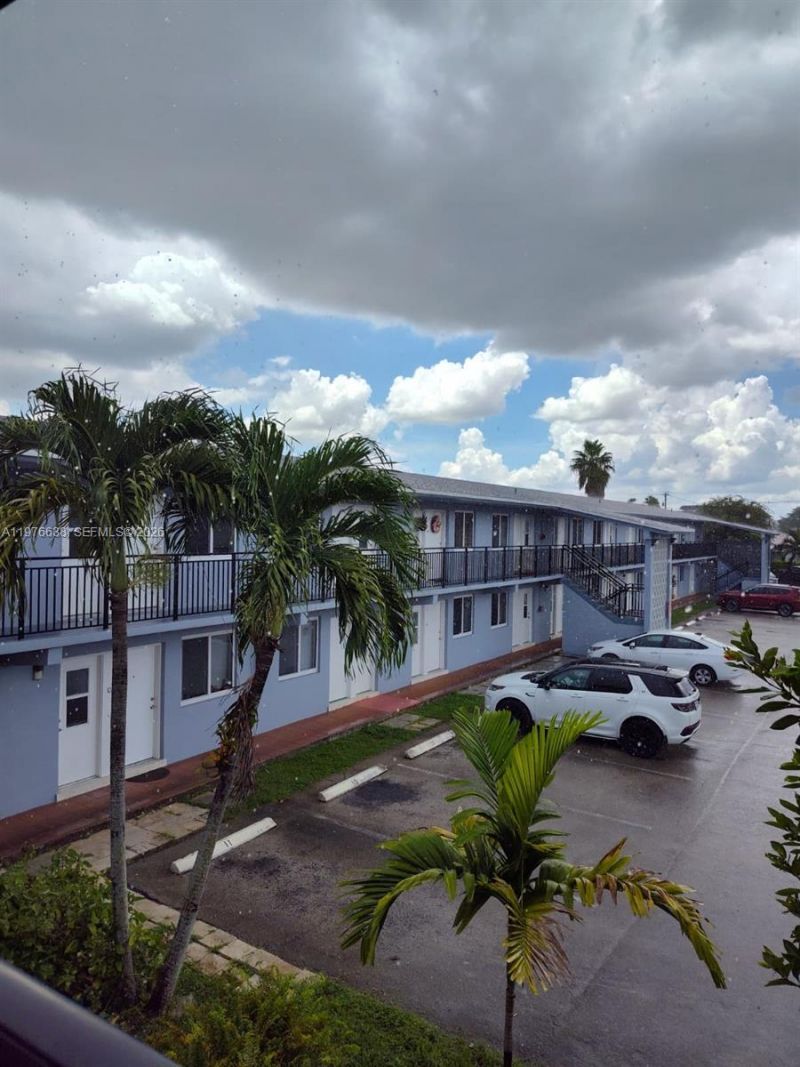 655 Eldron Dr, Unit 15, Miami Springs, FL 33166 Photo