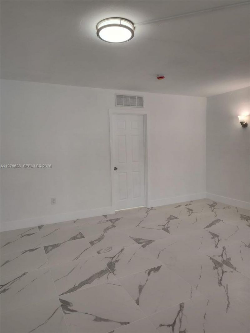 655 Eldron Dr, Unit 15, Miami Springs, FL 33166 Photo