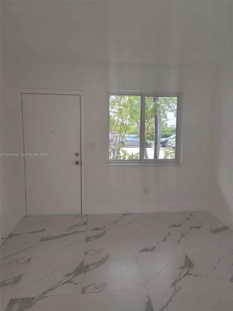 655 Eldron Dr, Unit 15, Miami Springs, FL 33166 Photo