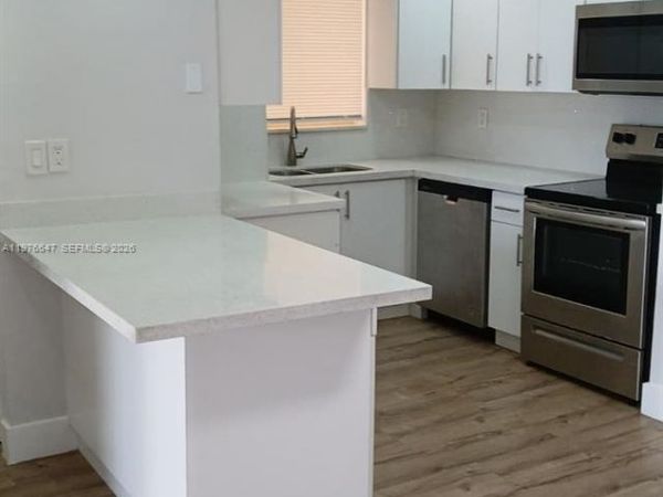 8820 Fontainebleau Blvd , Unit 302, Miami, FL 33172