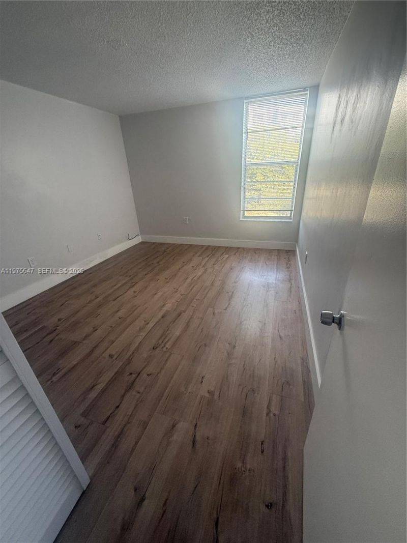 8820 Fontainebleau Blvd, Unit 302, Miami, FL 33172 Photo