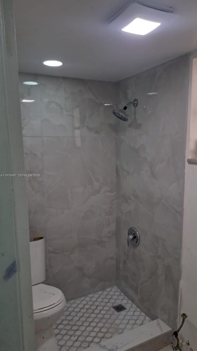 8820 Fontainebleau Blvd, Unit 302, Miami, FL 33172 Photo