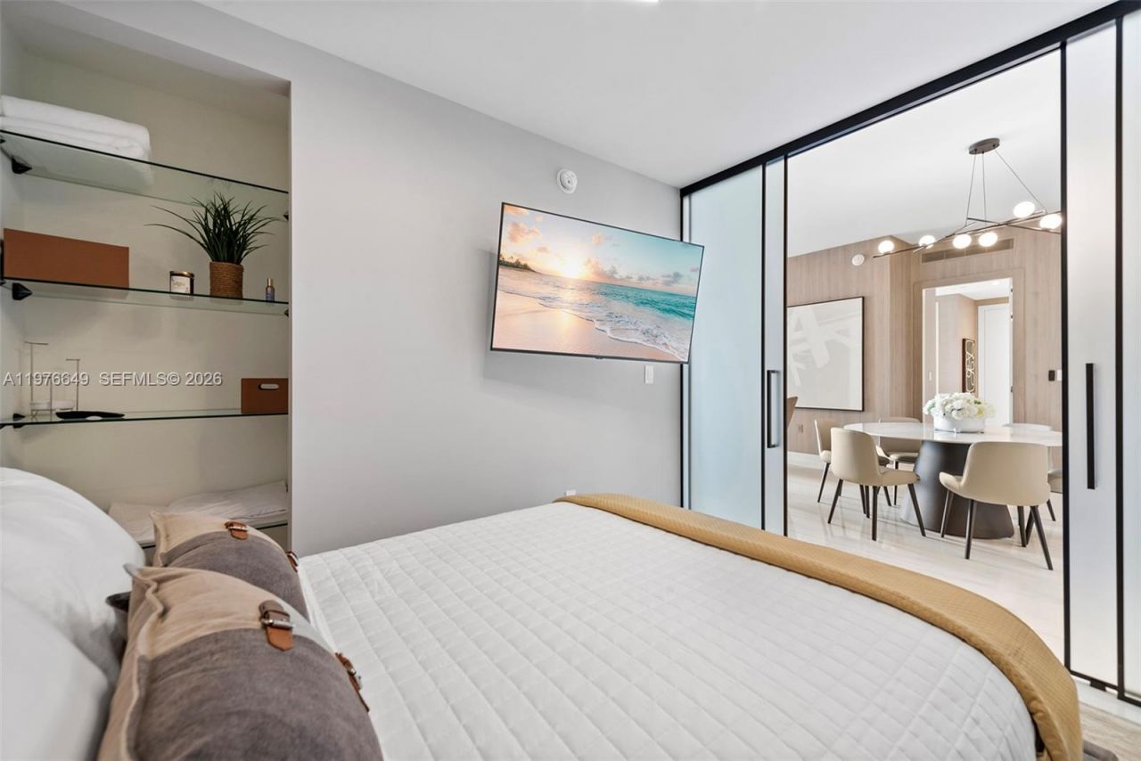 300 Biscayne Blvd Way , Unit 1605, Miami, FL 33131 Photo