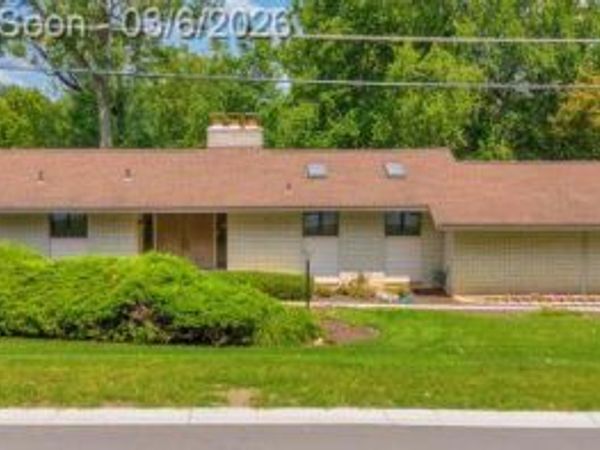 33420 Quaker Valley Road, Farmington Hills, MI 48331