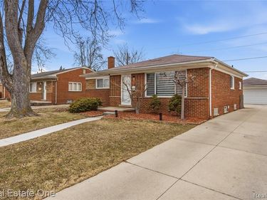 8528 Norborne Avenue , Dearborn Heights, MI 48127