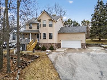 10129 Walnut Shores Drive, Tyrone Twp, MI 48430