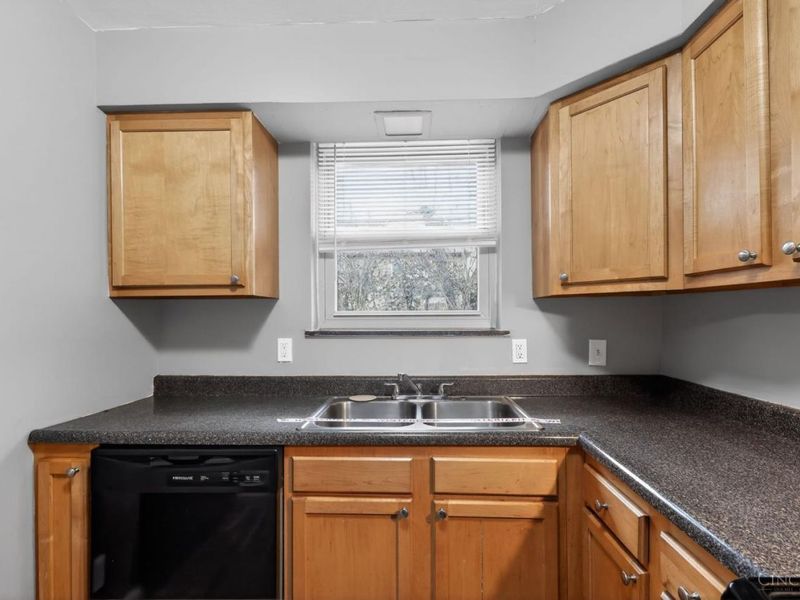 5104 Lillian Drive, Cincinnati, OH 45237 Photo 11