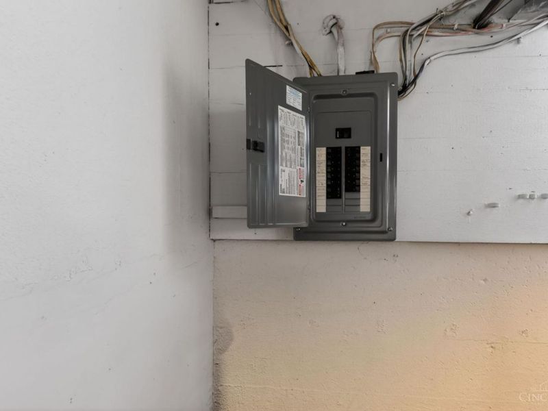 5104 Lillian Drive, Cincinnati, OH 45237 Photo 27