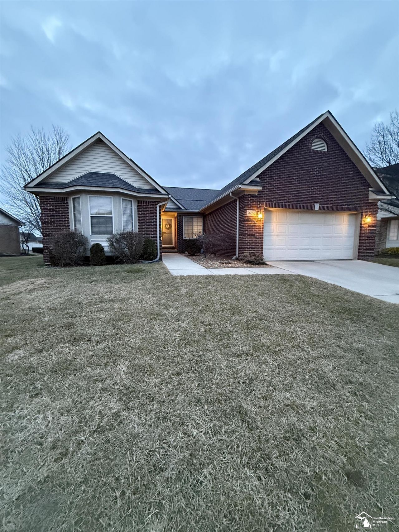 26656 Winslow Drive, Flat Rock, MI 48134 Main Photo