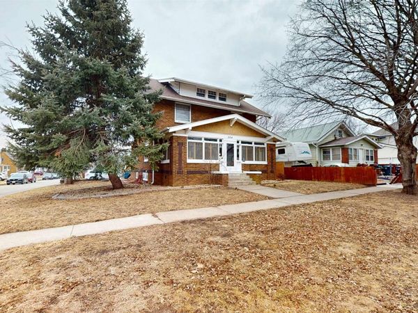 204 W 2nd St, Storm Lake, IA 50588