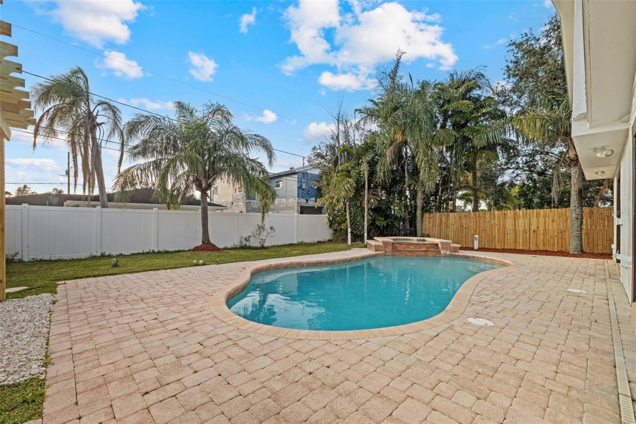 5700 Venetian Boulevard Ne, Saint Petersburg, FL 33703 Photo
