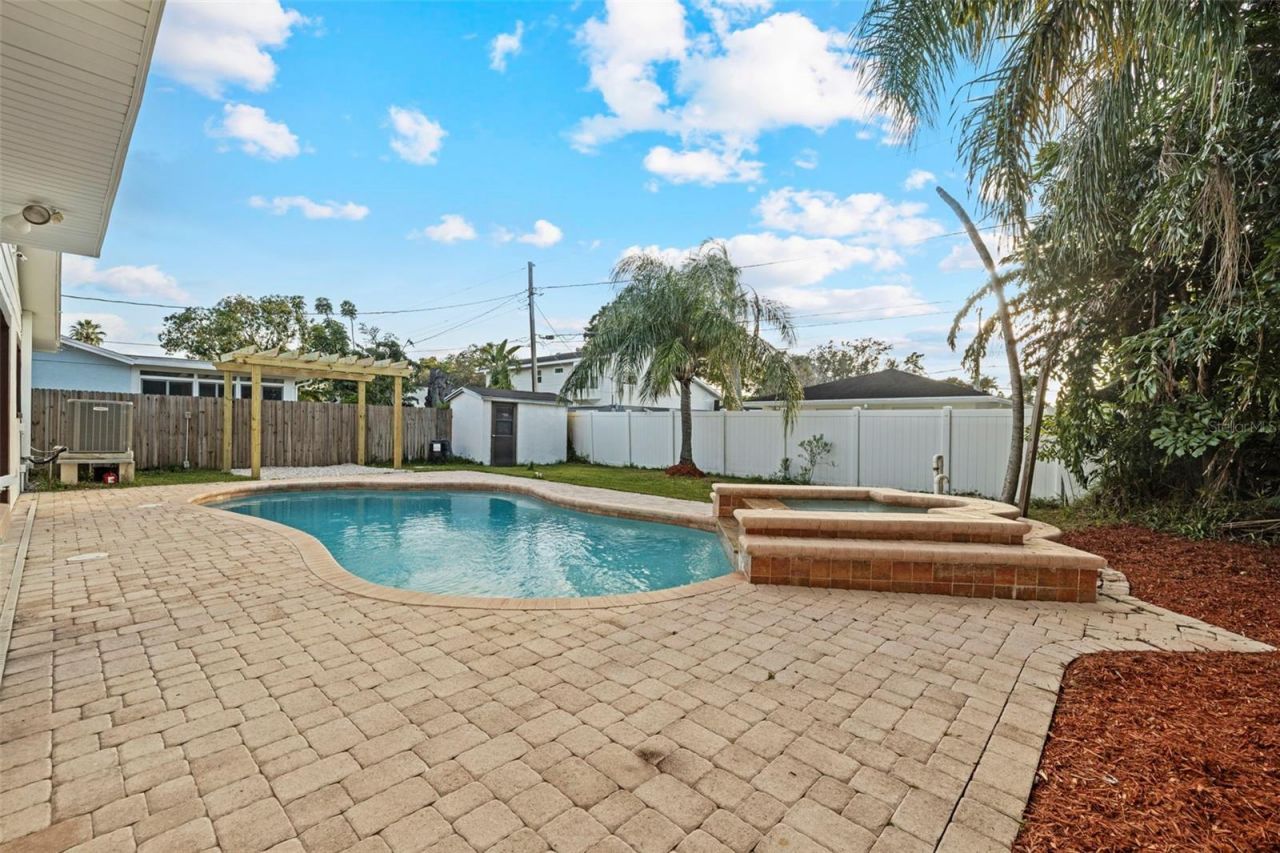 5700 Venetian Boulevard Ne, Saint Petersburg, FL 33703 Photo