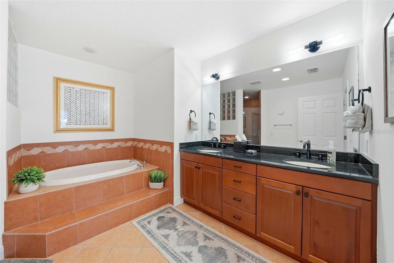 17735 Gulf Boulevard, Unit 405, Redington Shores, FL 33708 Photo