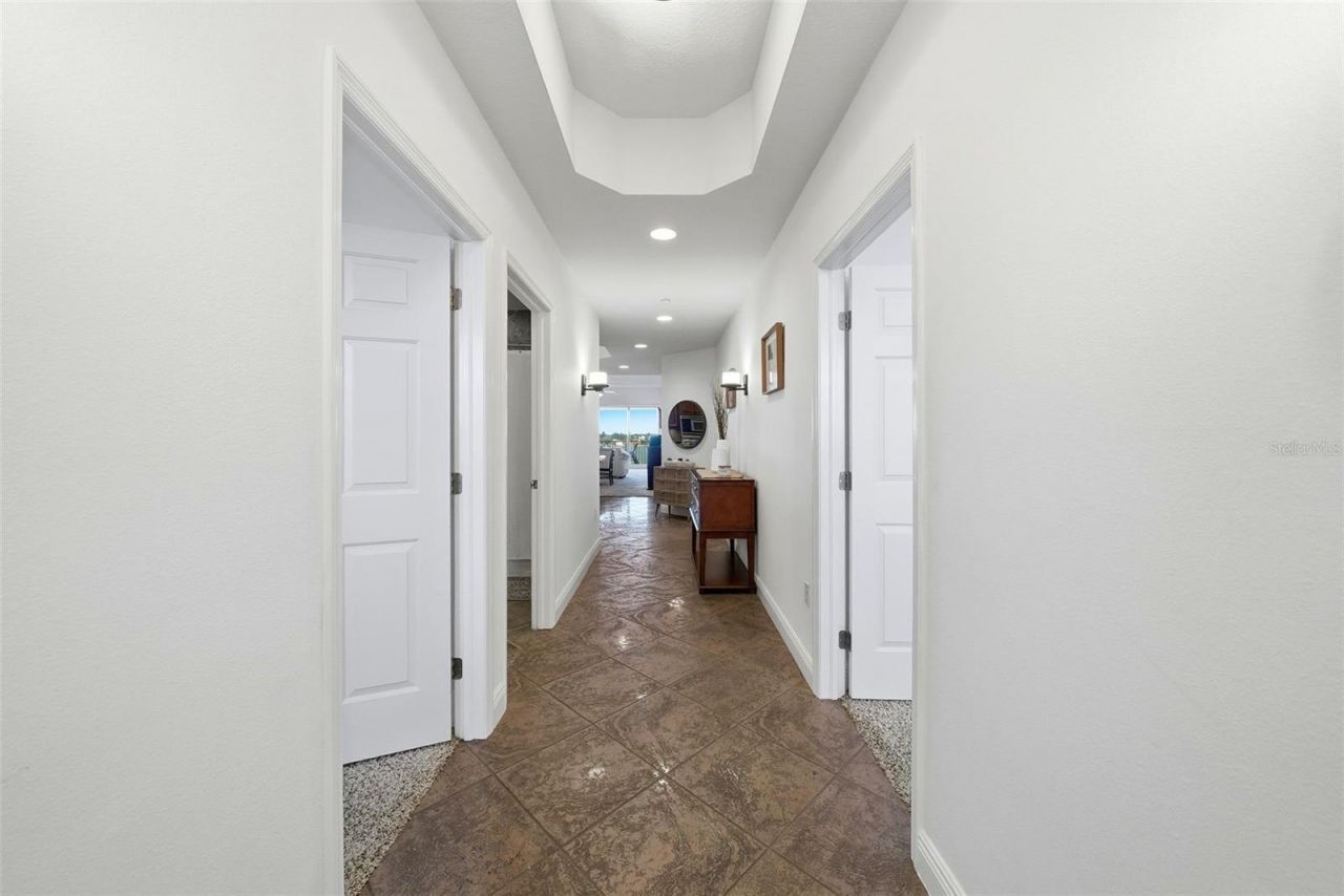 17735 Gulf Boulevard, Unit 405, Redington Shores, FL 33708 Photo