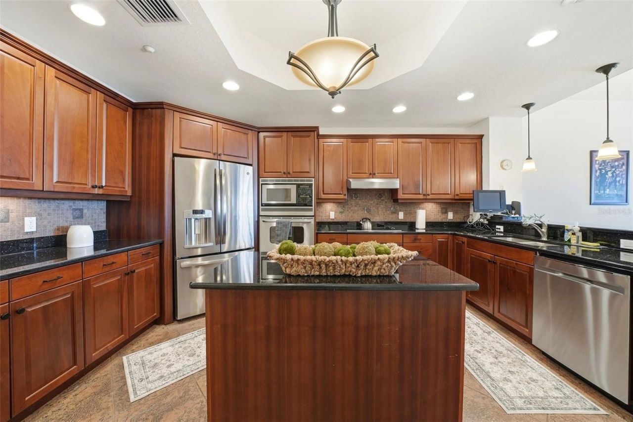 17735 Gulf Boulevard, Unit 405, Redington Shores, FL 33708 Photo