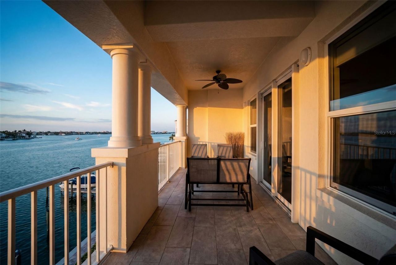 17735 Gulf Boulevard, Unit 405, Redington Shores, FL 33708 Photo
