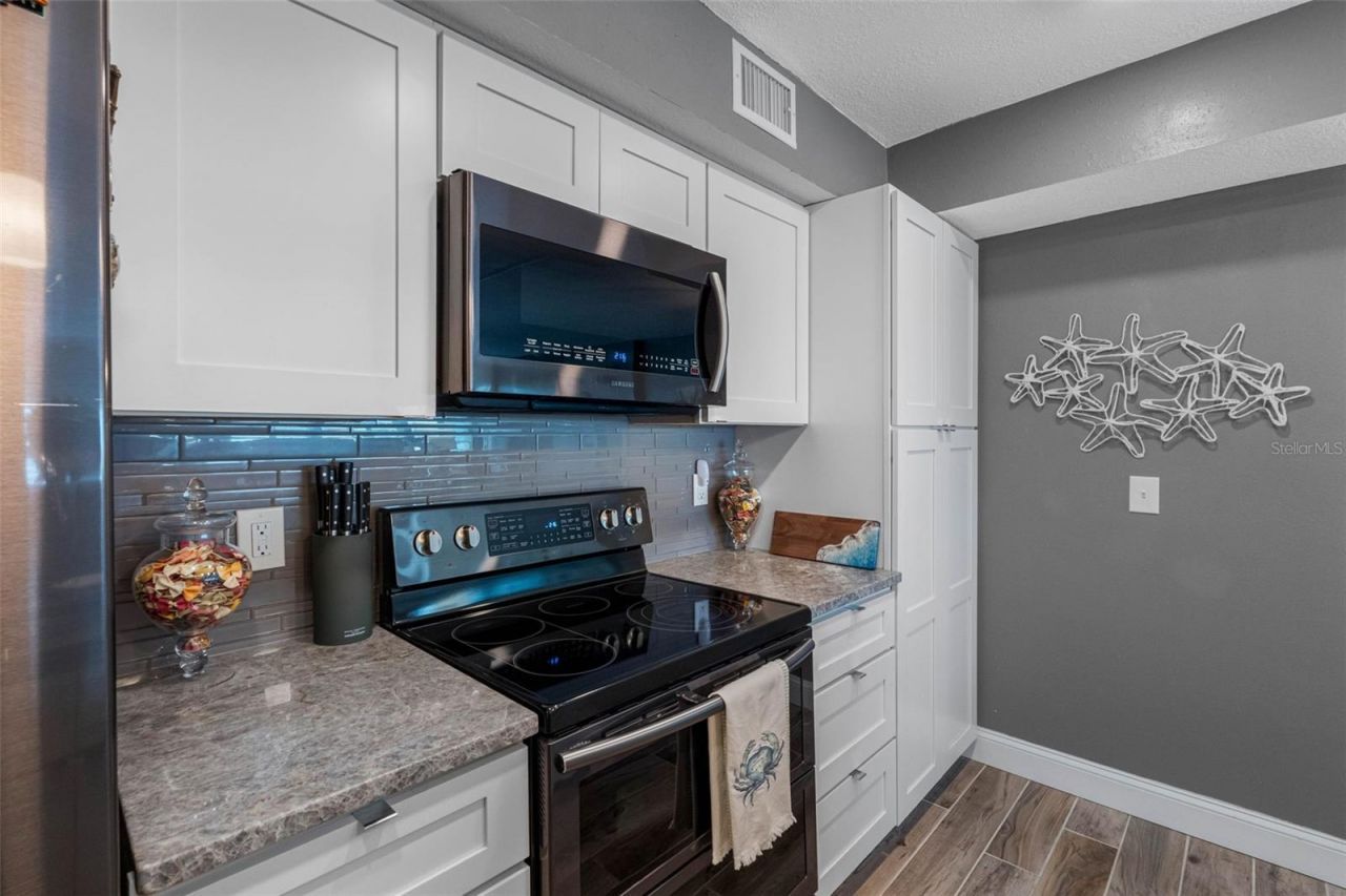 17400 Gulf Boulevard, Unit I3, Redington Shores, FL 33708 Photo