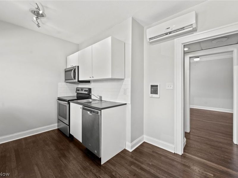 1385 Cranford Avenue , Unit 6, Lakewood, OH 44107 Photo 11