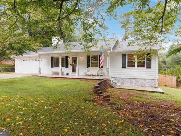 6428 PARADISE POINT Road, Flowery Branch, GA 30542