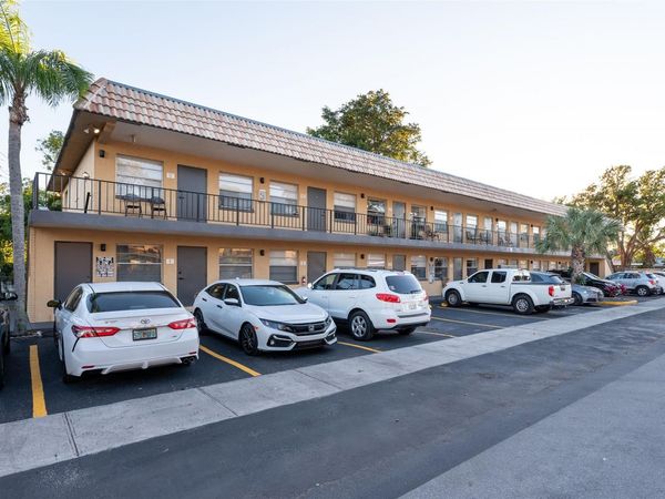 1150 NE 17th Court, Unit 3, Fort Lauderdale, FL 33305