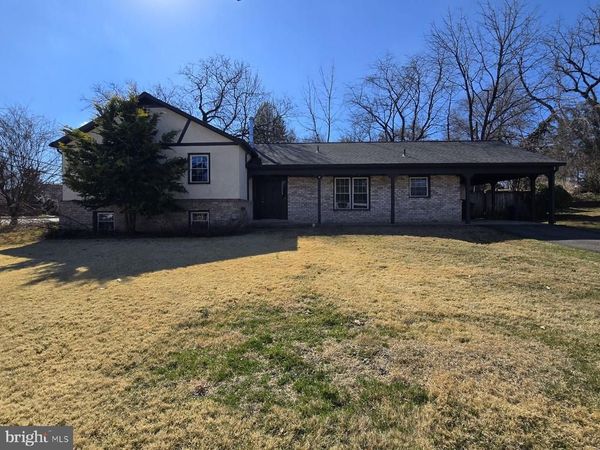 1600 CHAIN BRIDGE ROAD, MCLEAN, VA 22101