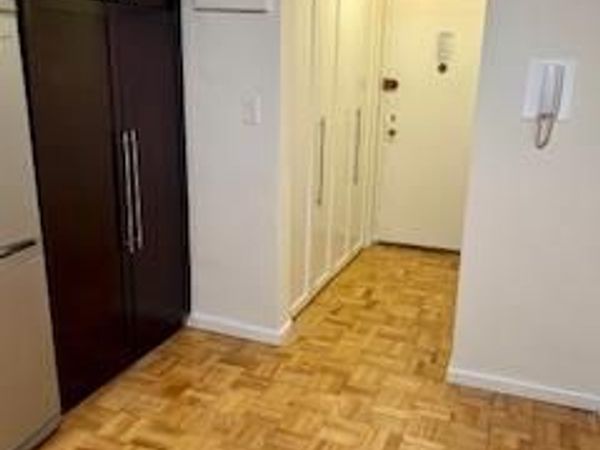 1420 York Avenue, Unit 2L, New York (Manhattan), NY 10021