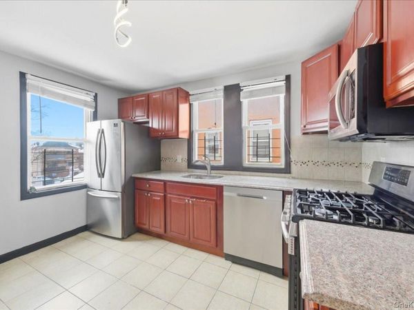 4423 Mundy Lane , Bronx, NY 10466