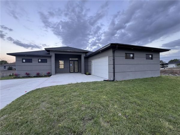 812 Chapel AVE , LEHIGH ACRES, FL 33971