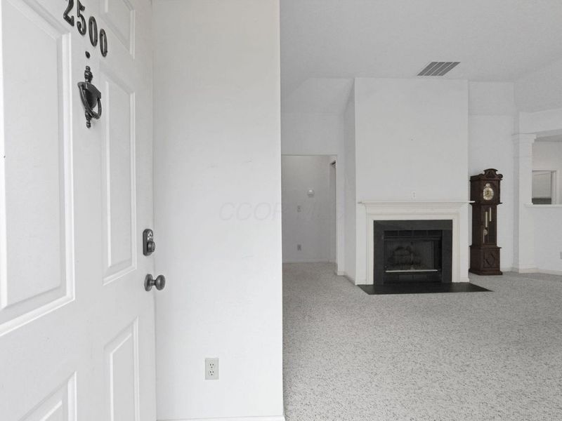 2500 Swan Drive , Grove City, OH 43123 Photo 3