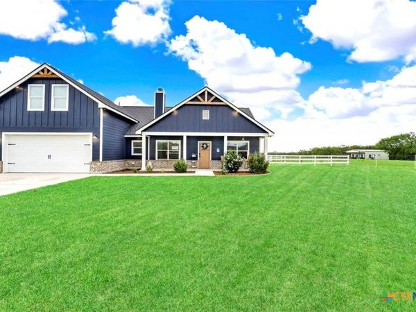 1474 CR 342 , La Vernia, TX 78121