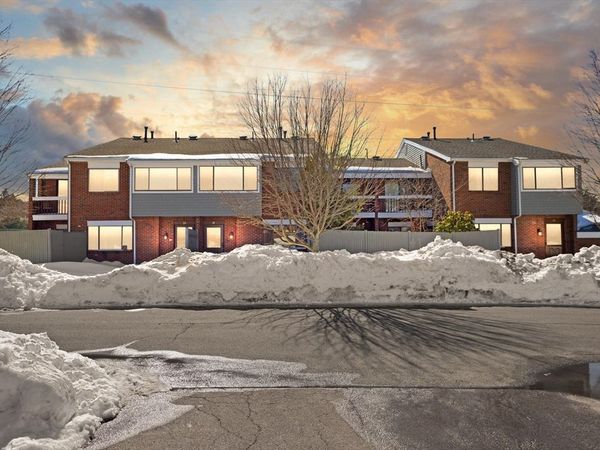 34 Rosewood Dr, Unit 34, Stoughton, MA 02072