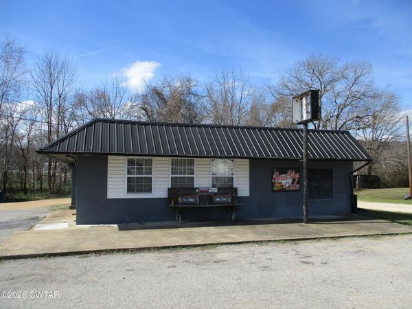 243 N Main Street, Lobelville, TN 37097