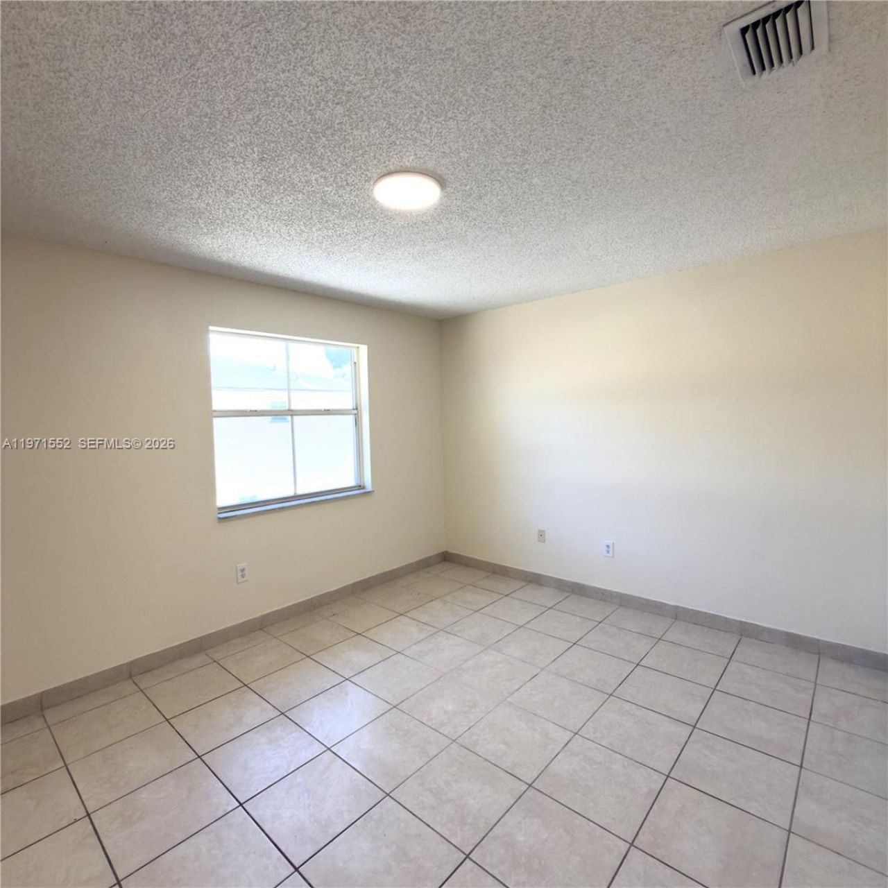 451 NE 136th St, Unit III314, North Miami, FL 33161 Photo